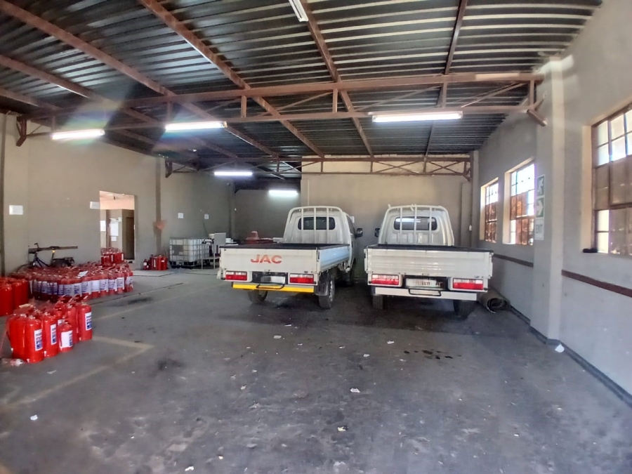 To Let Commercial Property for Rent in Oos Einde North West